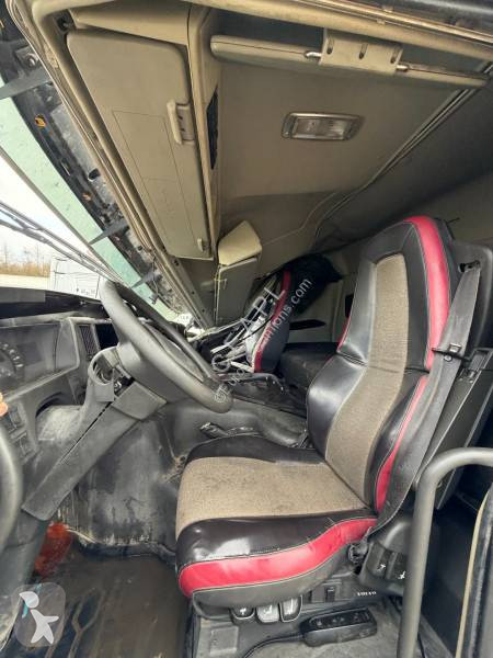 جرار Volvo