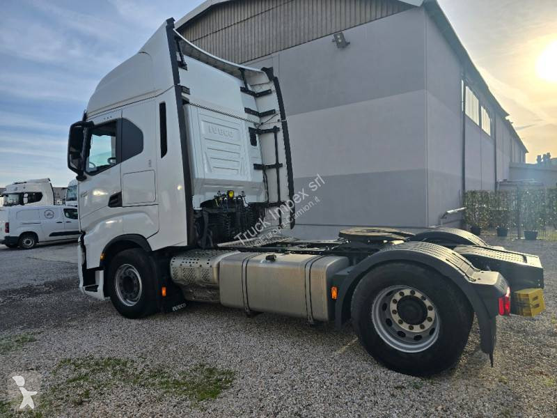 جرار Iveco