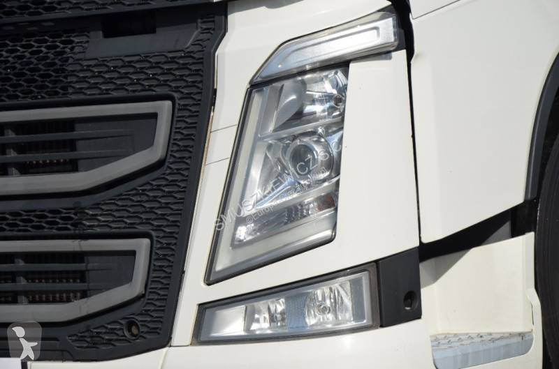 جرار Volvo