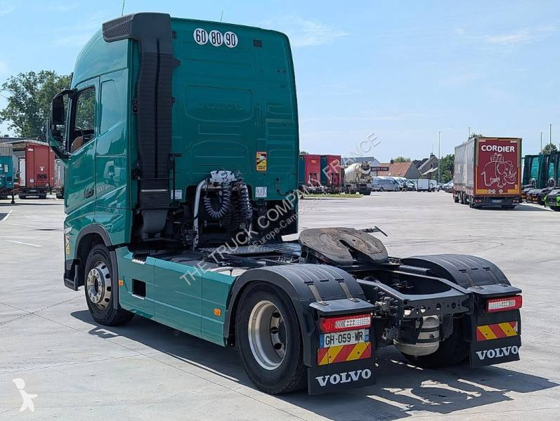 جرار Volvo
