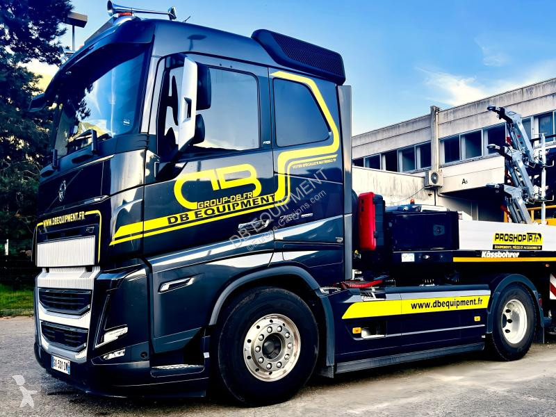 جرار Volvo 4x2 750cv Euro6 65T avec hydraulique