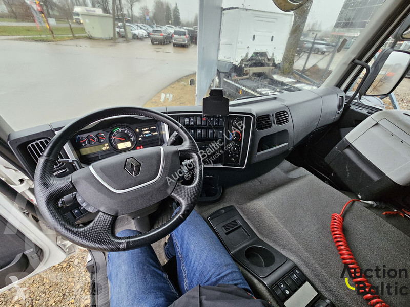 جرار Renault D Wide