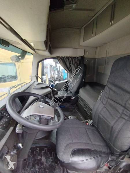 جرار Volvo