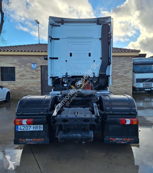 جرار Mercedes 1845