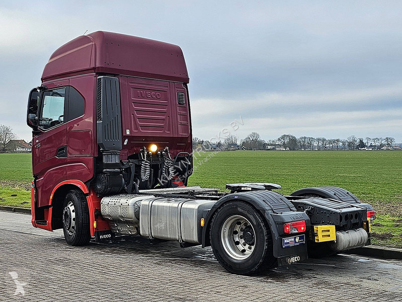 جرار Iveco AS440S48