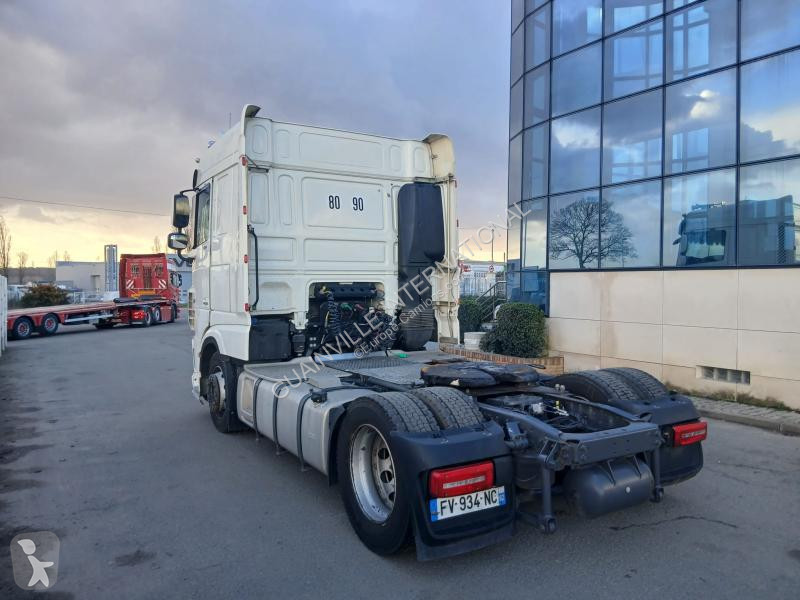جرار DAF 530