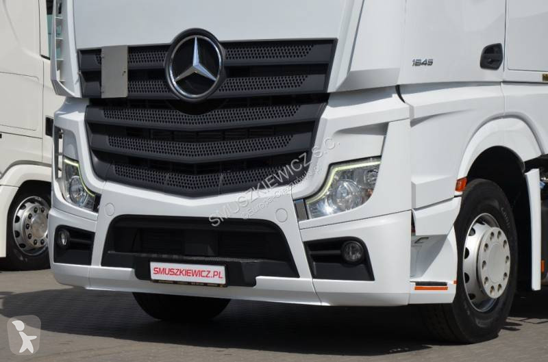 Cap tractor Mercedes