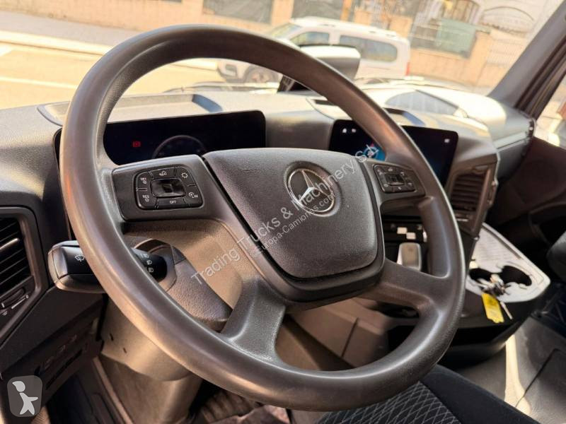 جرار Mercedes