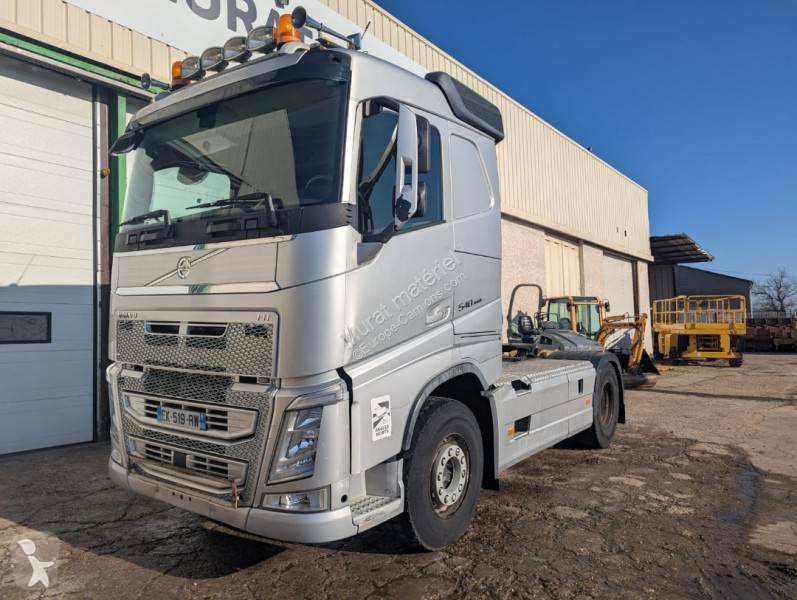 جرار Volvo