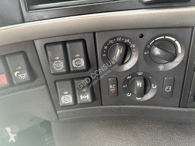 جرار Volvo