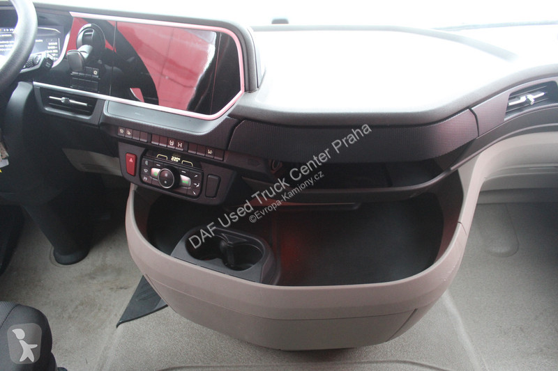 Tahač DAF XG  FT 4X2
