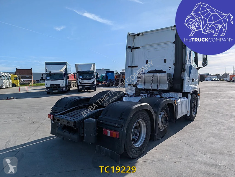 جرار Mercedes 2646