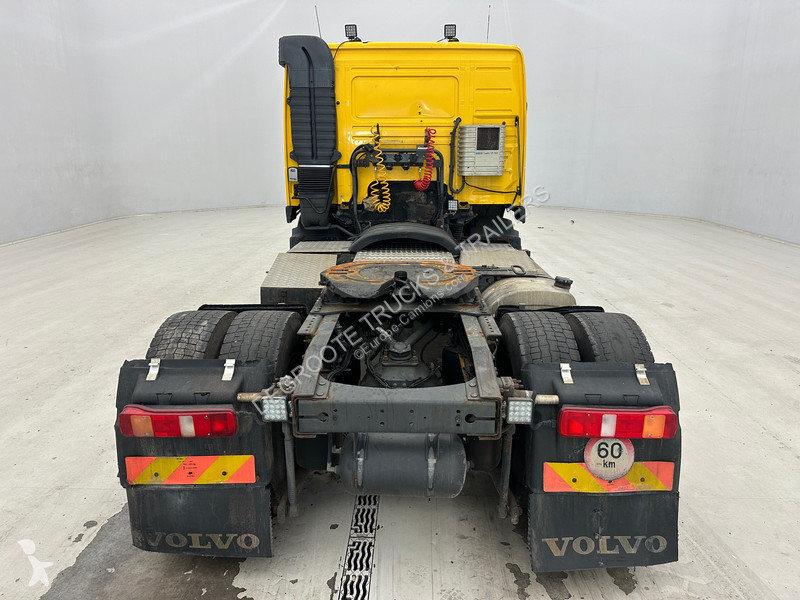 جرار Volvo 400
