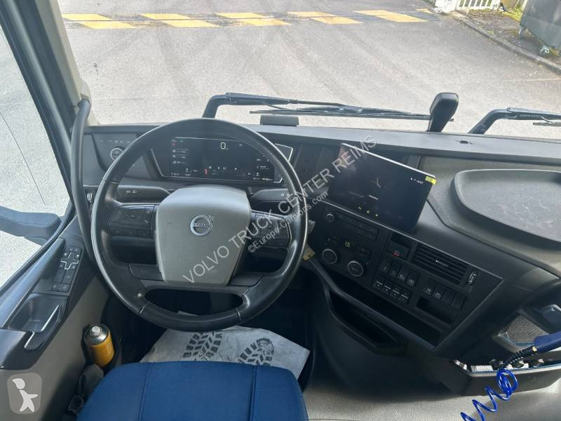 جرار Volvo