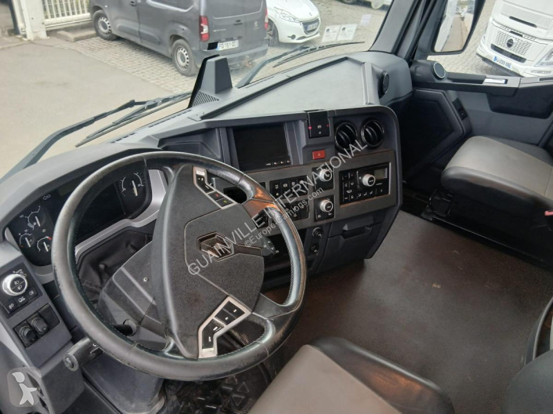 Traktor Renault 520 Gamme T