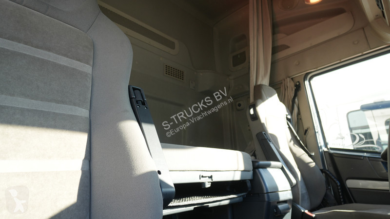 Iveco 460 6x2 584.000km tractor unit