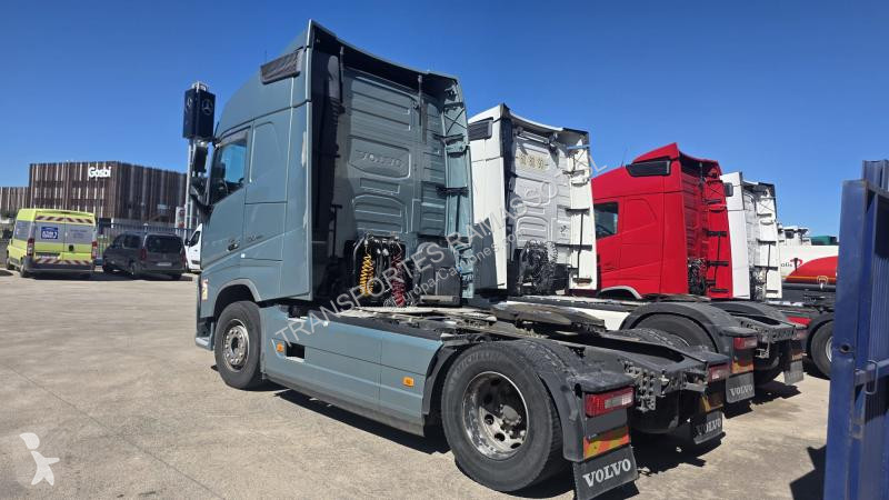 جرار Volvo 500