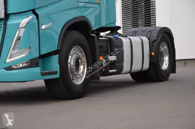 جرار Volvo