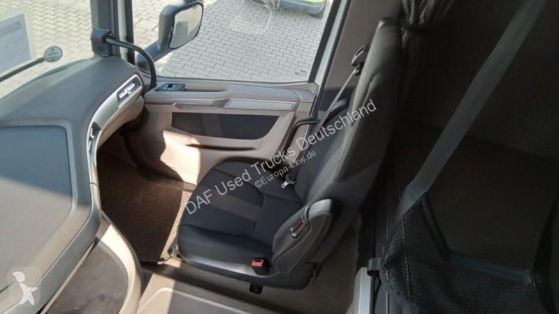 جرار DAF XG  FT 4X2