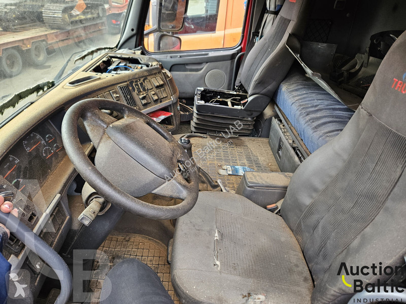جرار Volvo