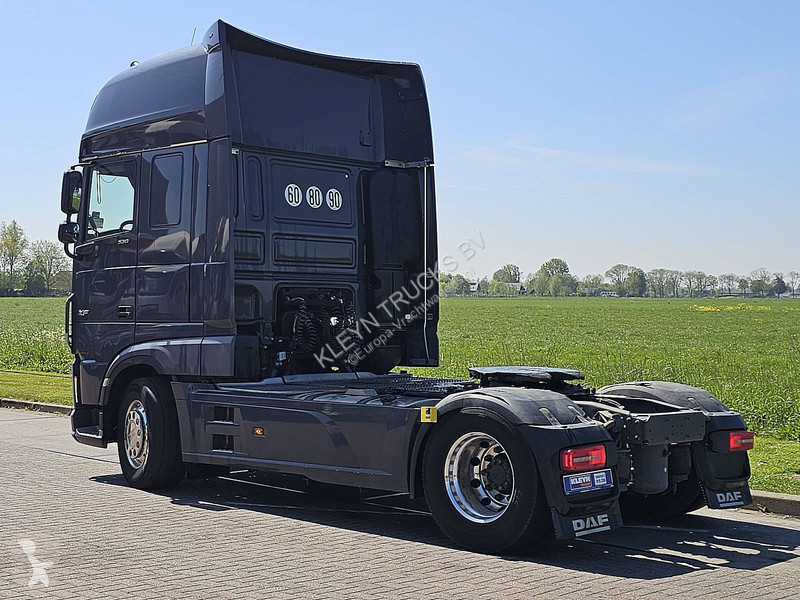 جرار DAF 530