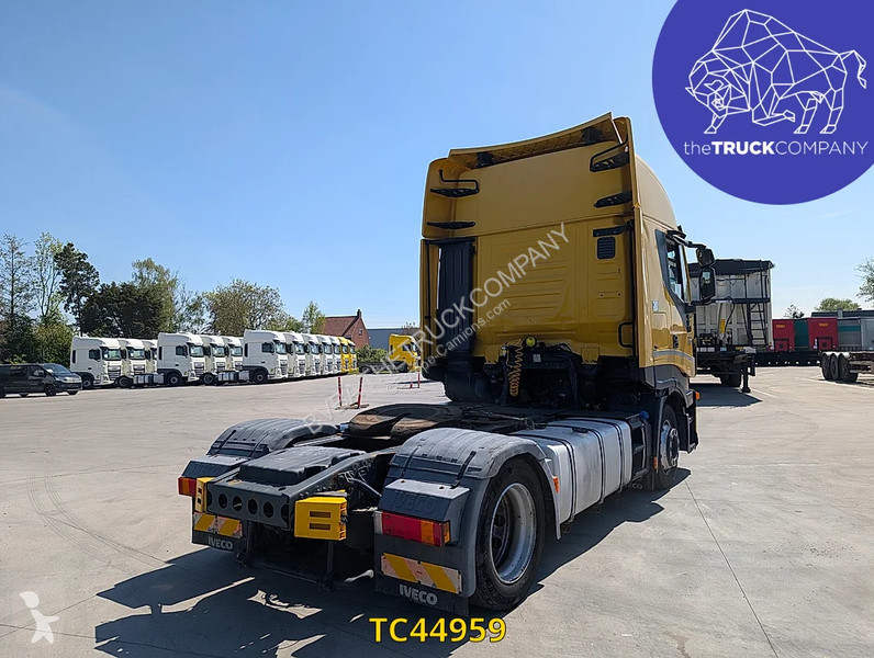 جرار Iveco 440 S45