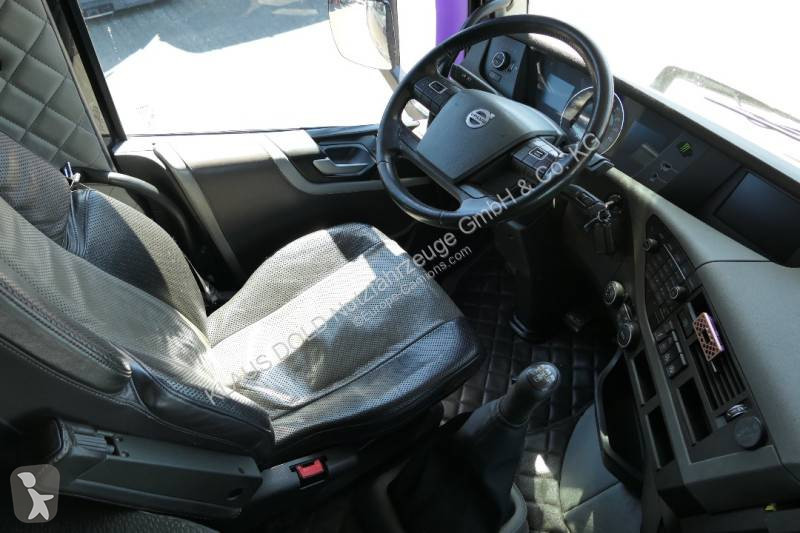 جرار Volvo