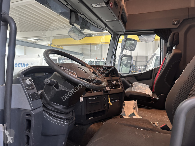 جرار Renault T 430