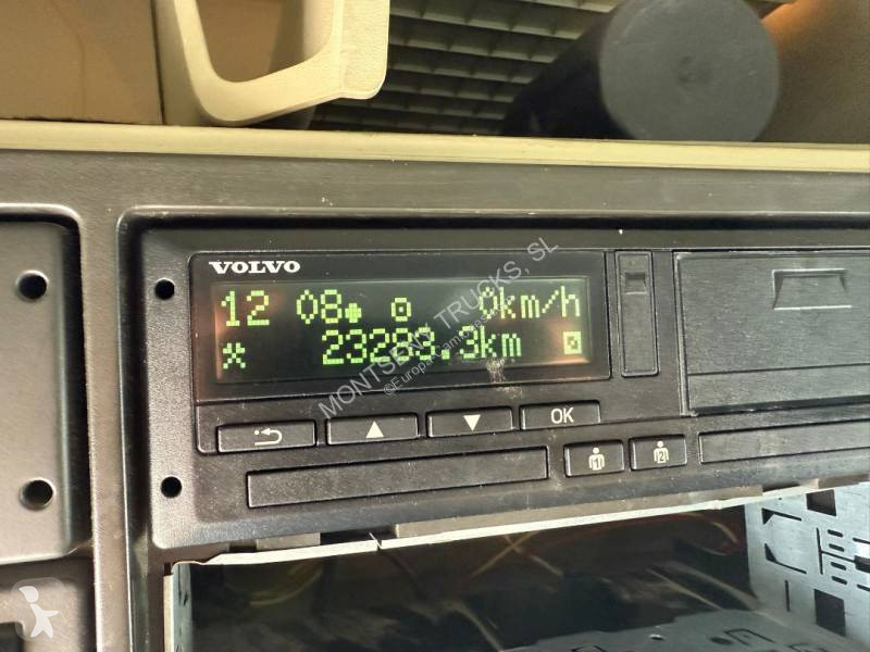 جرار Volvo