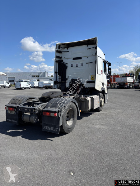 Cap tractor Renault
