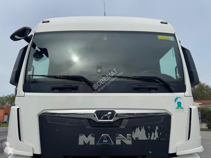 MAN 18.470 tractor unit