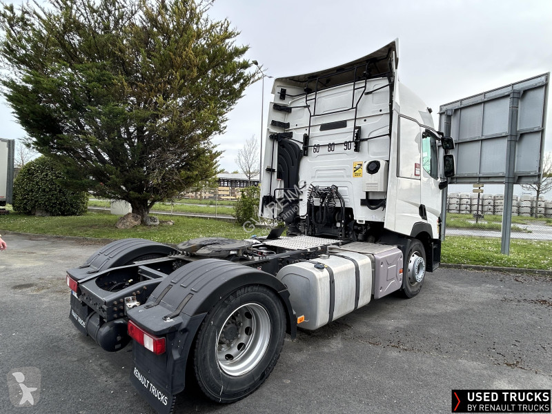 Cap tractor Renault