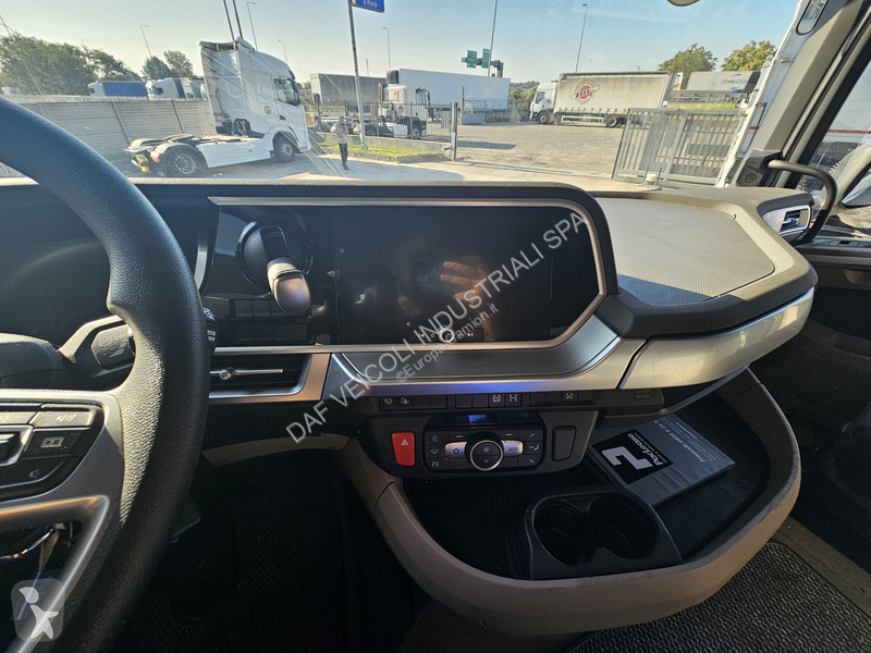جرار DAF XG  FT 4X2