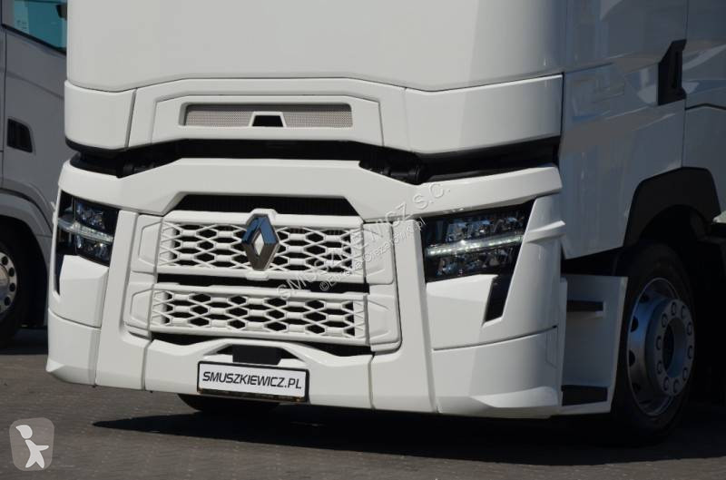Влекач Renault