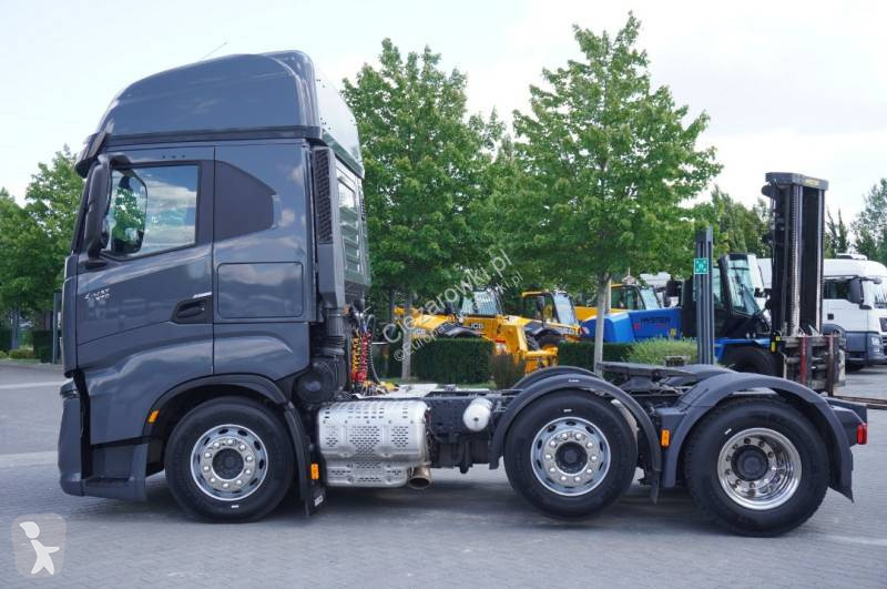 Влекач Iveco