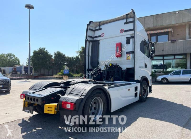 جرار Iveco
