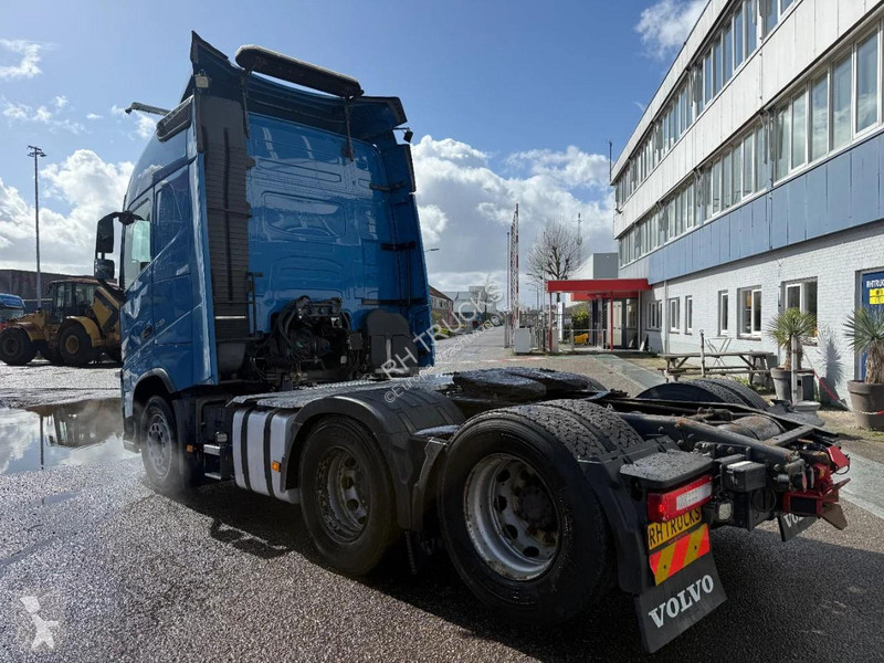 جرار Volvo 6X4 EURO 6