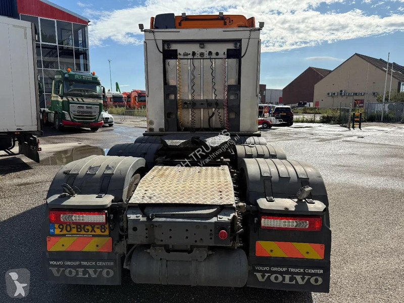 جرار Volvo 8X4 - 666274 KM