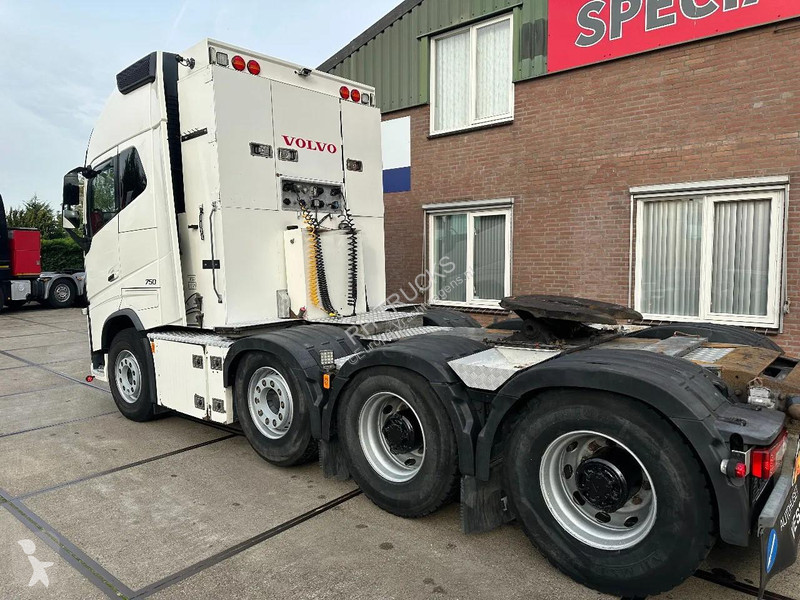 جرار Volvo 16750 8X4 - 180 TON - POWER STEERING...