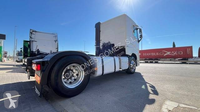 جرار Volvo