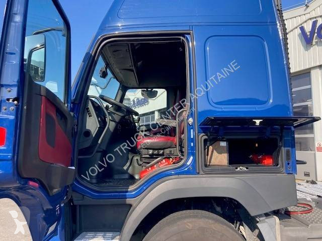 جرار Volvo