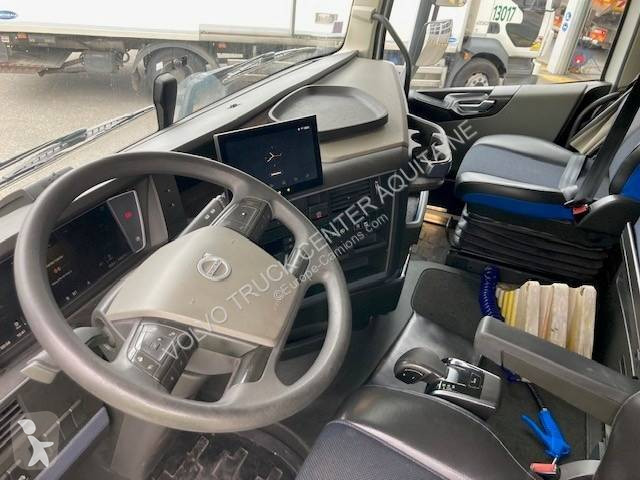 جرار Volvo