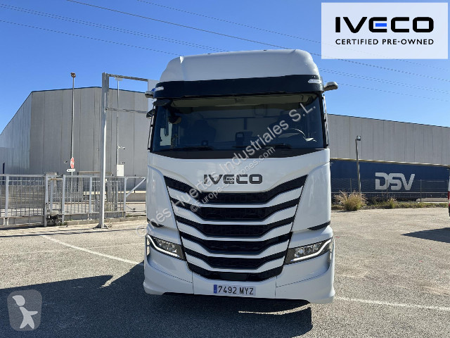 جرار Iveco AS 440 S 50 TP S-WAY
