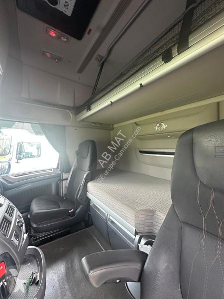جرار DAF 530 FT