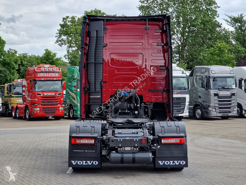 Traktor Volvo 13500 Aero Globetrotter XL 4x2 -...