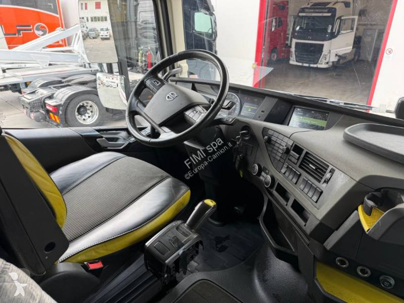 جرار Volvo