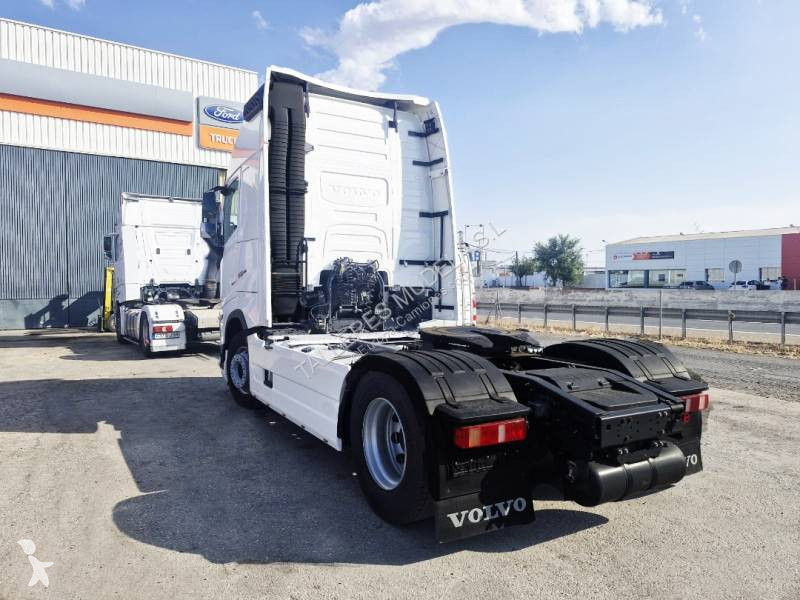 جرار Volvo