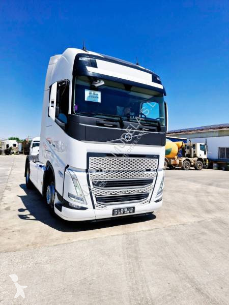 جرار Volvo