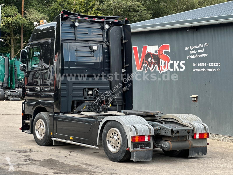 جرار Mercedes 1846 LS MP3 *Black-Liner*