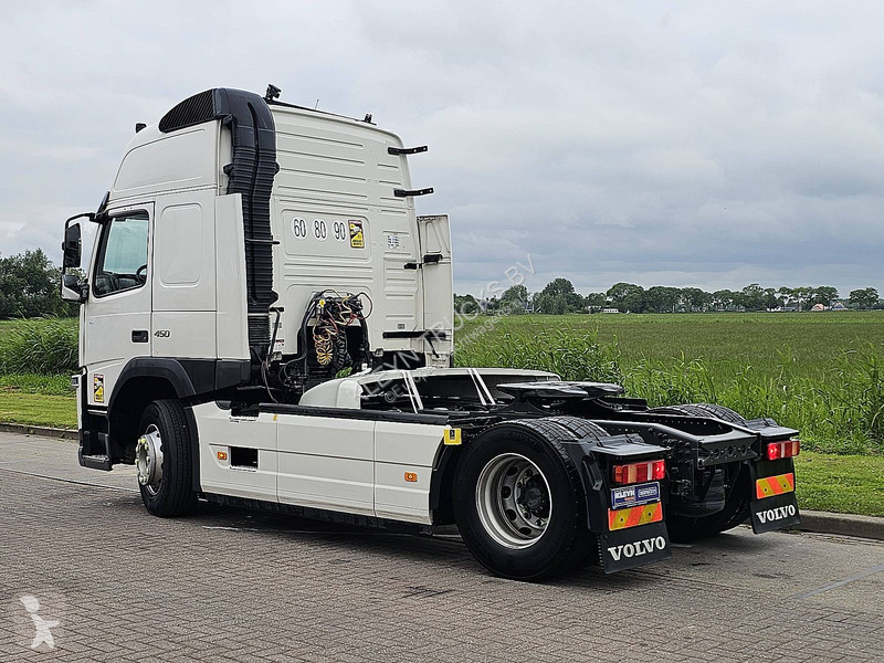 جرار Volvo 450